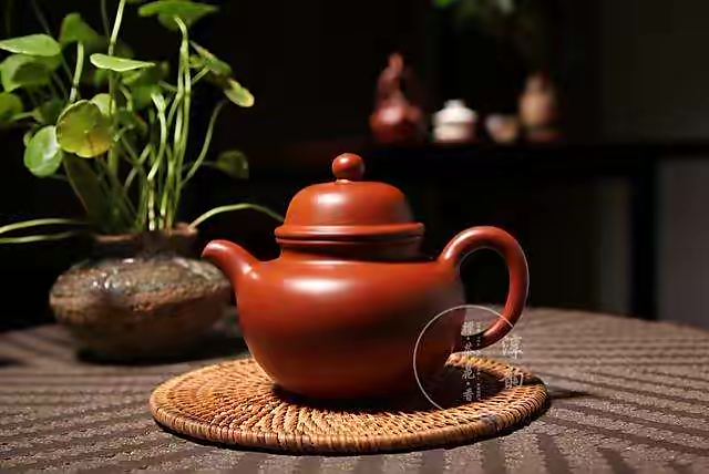 【新诗大观】紫砂壶,旧时光||文/张勇||诵/文嘉(图3)