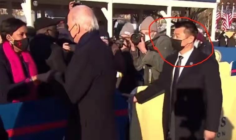 *调笑令-随行酗酒打人拜登访亚丢脸 *文/冯志清(上海)【冰心文化传媒】制作 冰心(图12)