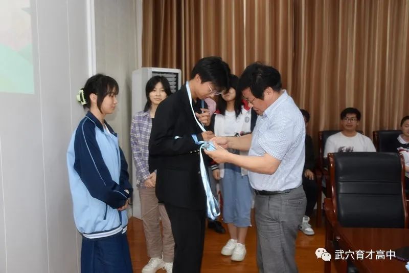育才高中举行子斐文学社成立大会暨《子斐文荟》创刊号发行仪式
