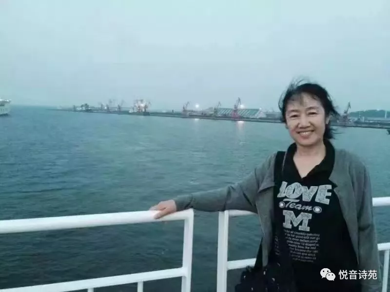 诗意传情诗社【小小的背影】文‖海边漫步 诵‖静秋（765）（图6）