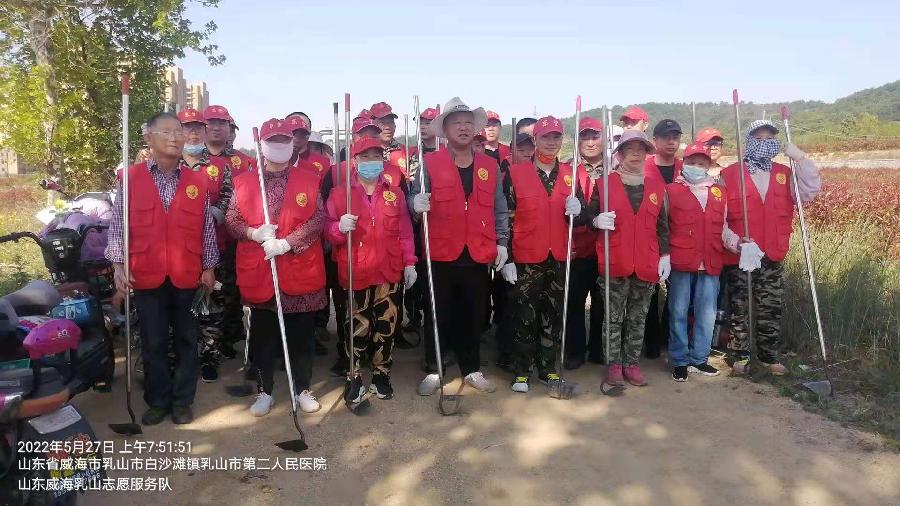 志愿服务到田间 真情助农作贡献