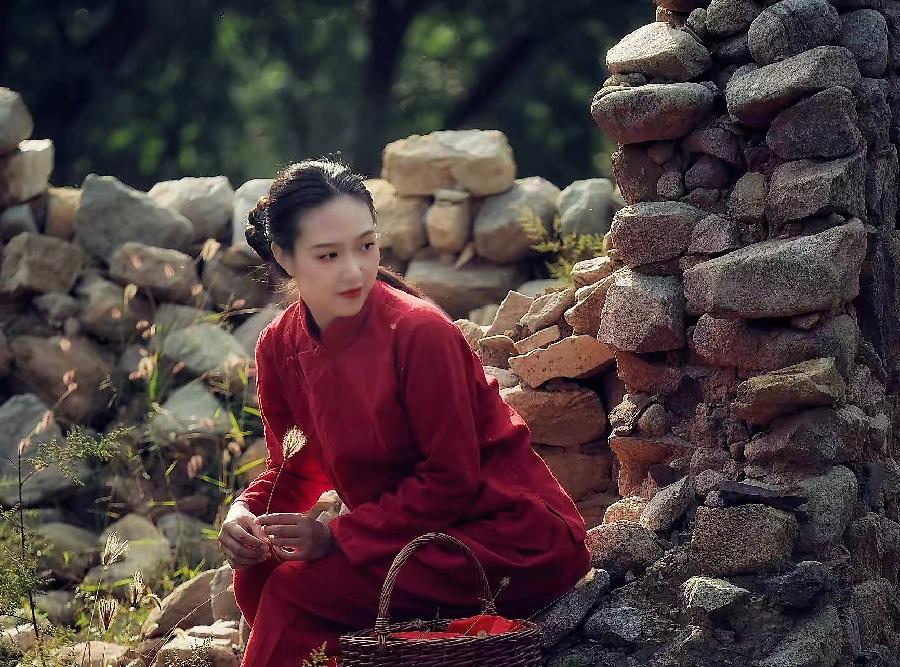 【新诗大观】花婶美得像朵花||文/沈五群(图3)