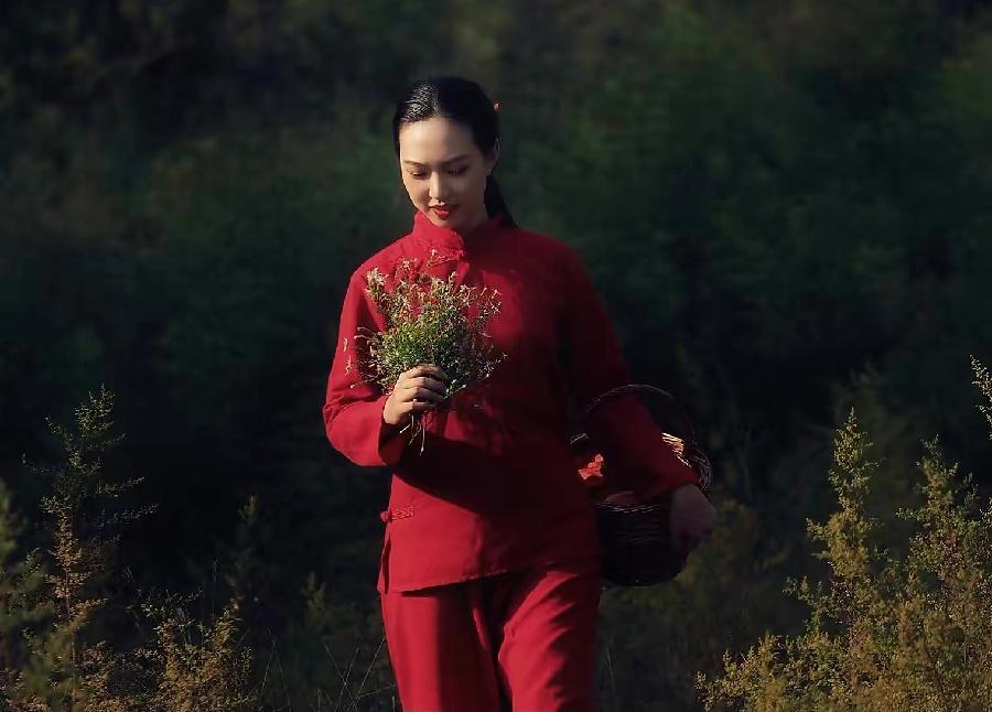 【新诗大观】花婶美得像朵花||文/沈五群(图6)