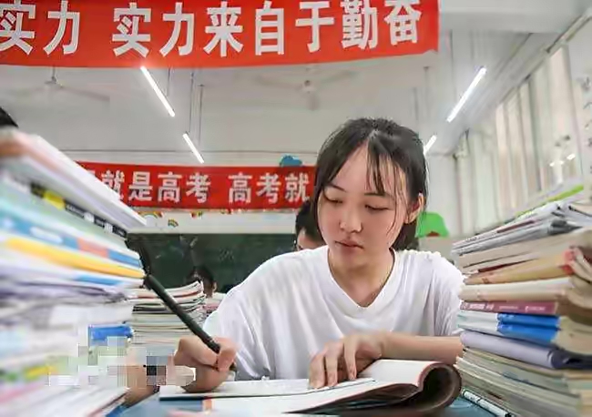 【新诗大观】时不待我染墨香(外一首)||文/华贸(图2)