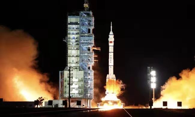 *武陵春-神舟14号潇洒对接空间站* 文/冯志清(上海)【冰心文化传媒】(图3)