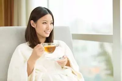 不是容颜易老,而是喝茶太少