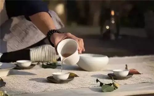不是容颜易老,而是喝茶太少(图2)