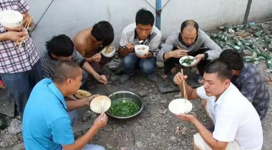 自由诗：农民工 文/范言斌（图3）