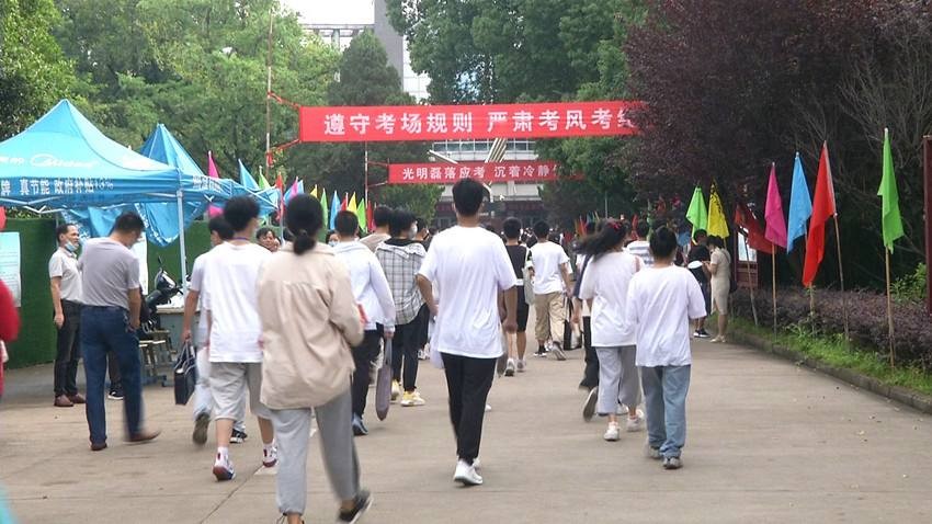 【枫雅汇看图约诗】诗人陈江《147期》（真想走进考场）（图4）