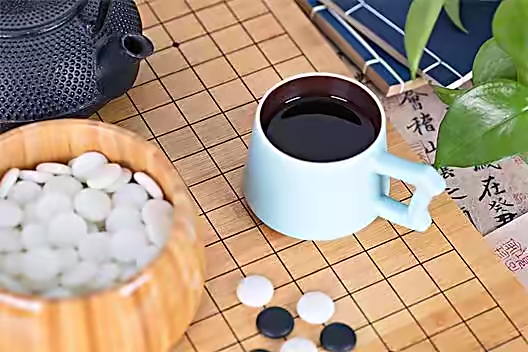 【新诗大观】脚踏实地方可仰望星空||文/青山依旧||诵/文嘉(图2)