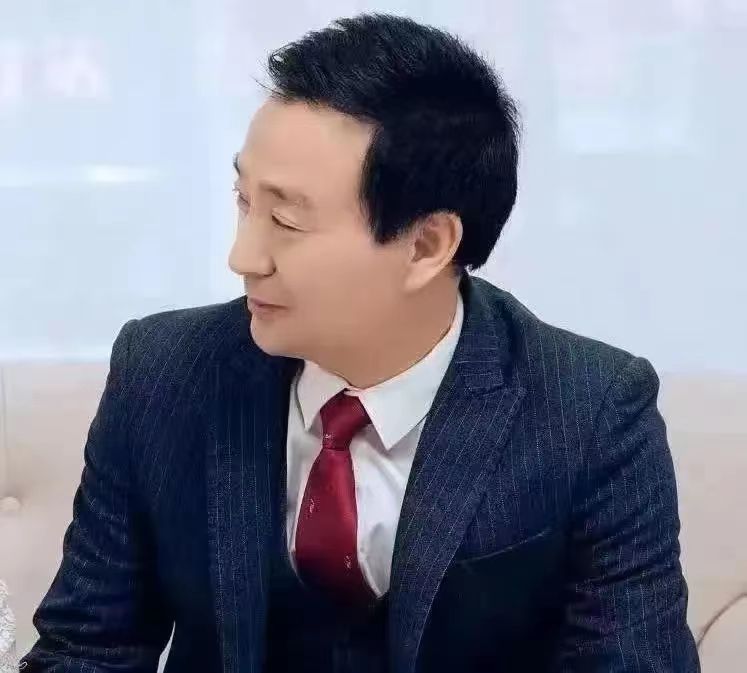 【雅诗总会】蒋辉美诗欣赏——相逢在最美的时节‖诵读:残云(图2)