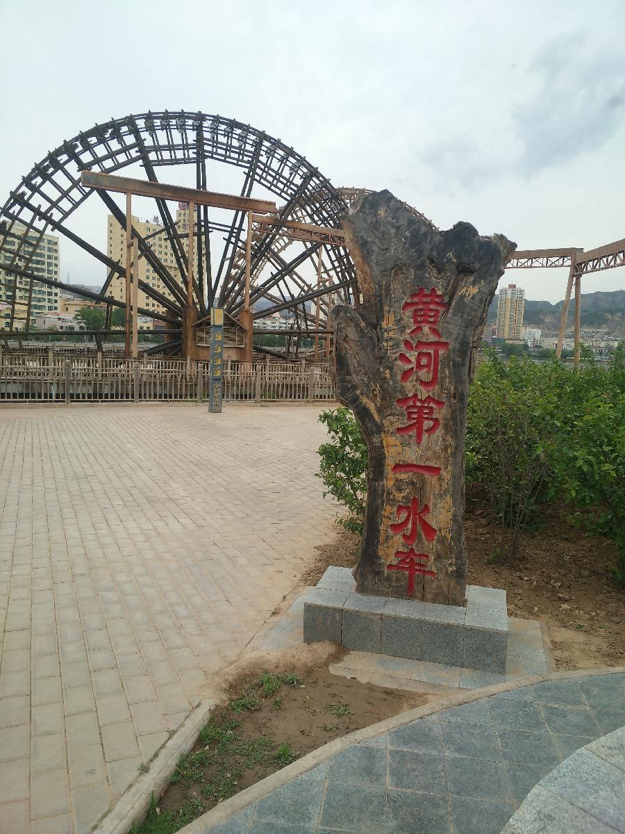 《再回首》《浮华》