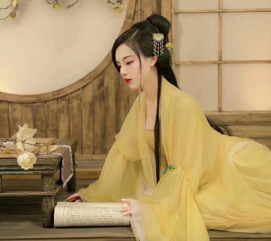 《相思夜》作者/庆福 主播/一土黄沙 编辑/胡琴