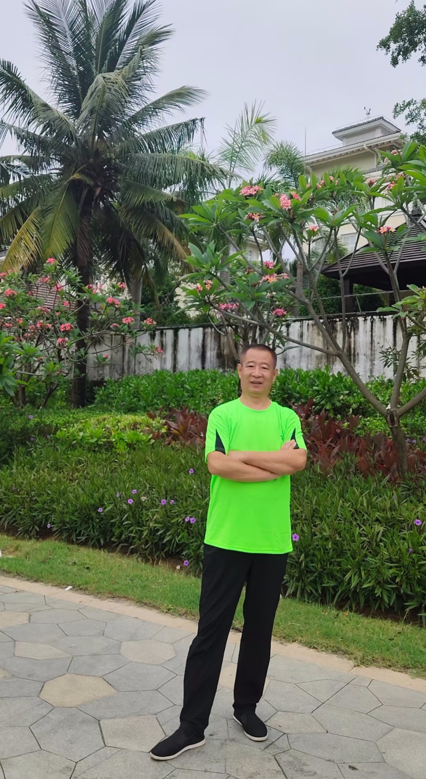 恨与爱 作者 张德群 京津沪头条文学平台发布