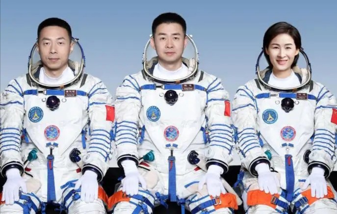 祥云诗歌《最亮的坐标是祖国》主播：雯煜 编辑：小鱼儿 【北疆头条】（第232期）（图6）
