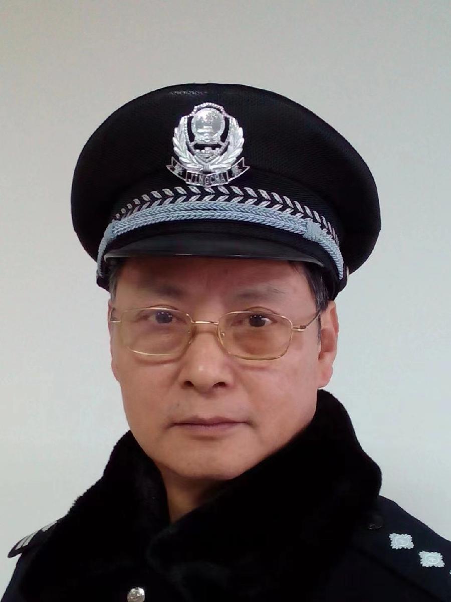 《中国爱情诗刊》 【中国爱 情诗人档案】(第4596期)四川诗人:邱毅的诗(图2)