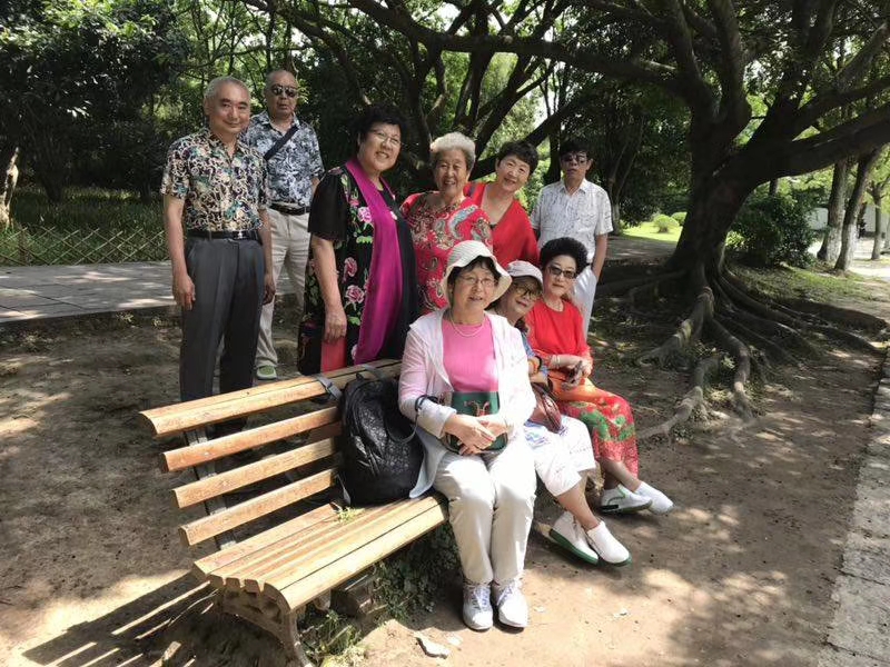艳青:(1)战友五十载相聚游江南（图7）
