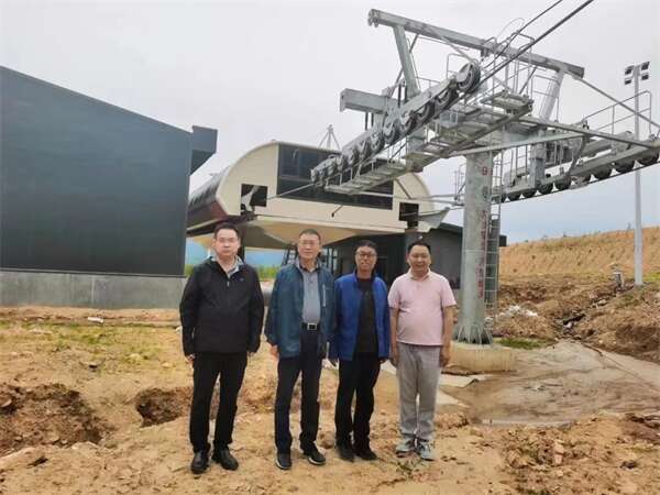 陕旅集团李献峰一行深入骏景索道公司项目一线实地调研(图5)