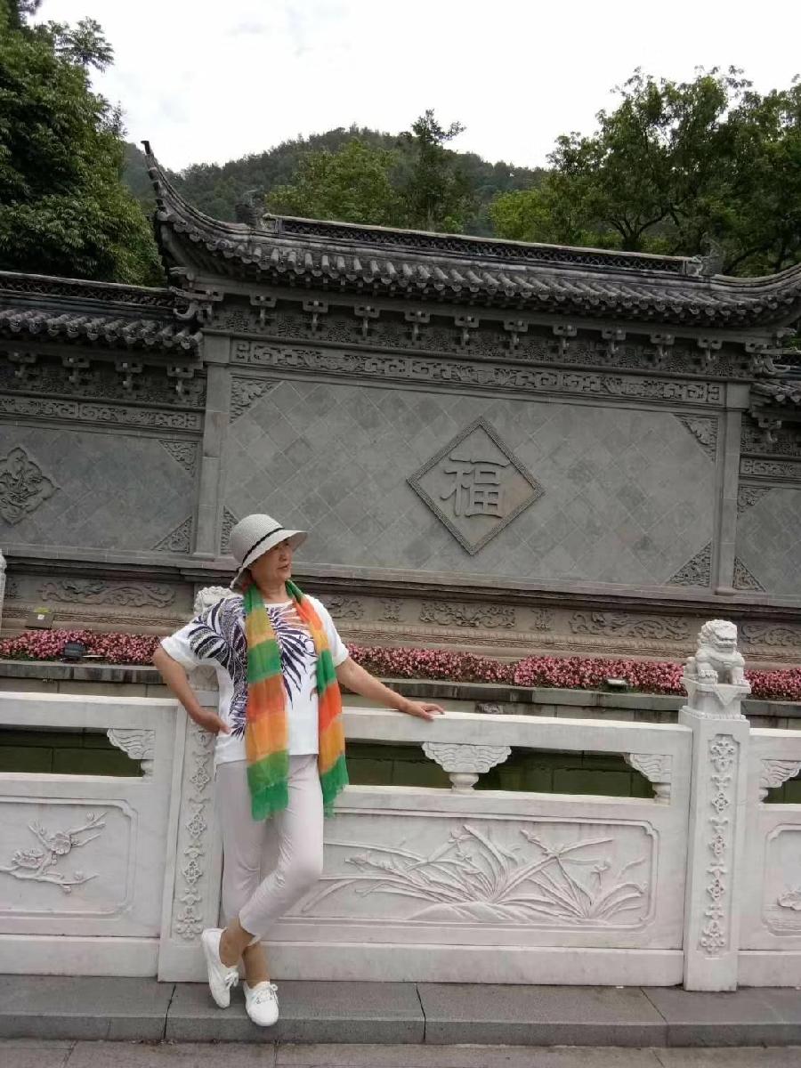 艳青:(1)战友五十载相聚游江南（图26）