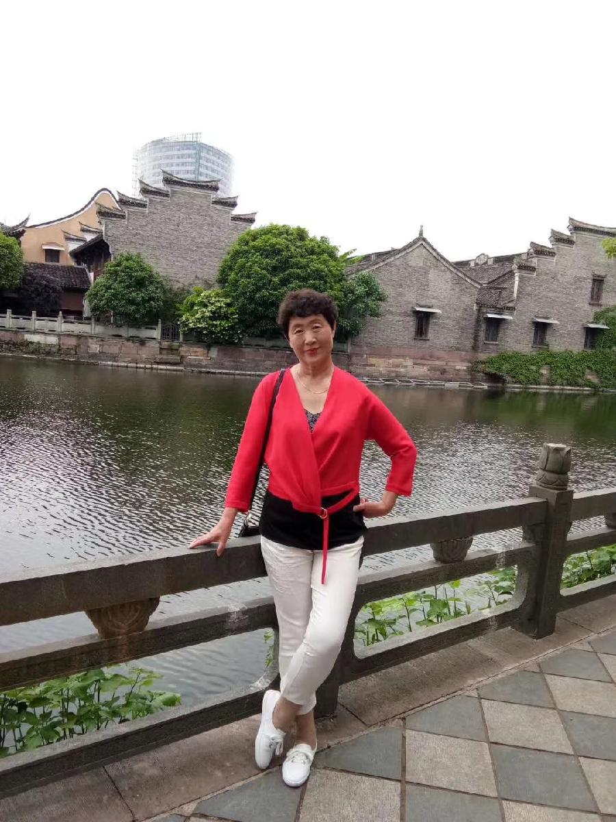 艳青:(1)战友五十载相聚游江南（图29）