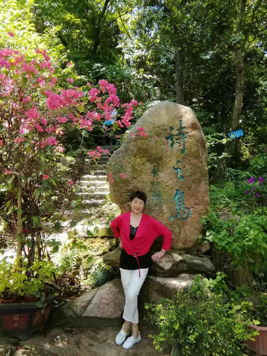 艳青:(1)战友五十载相聚游江南（图32）