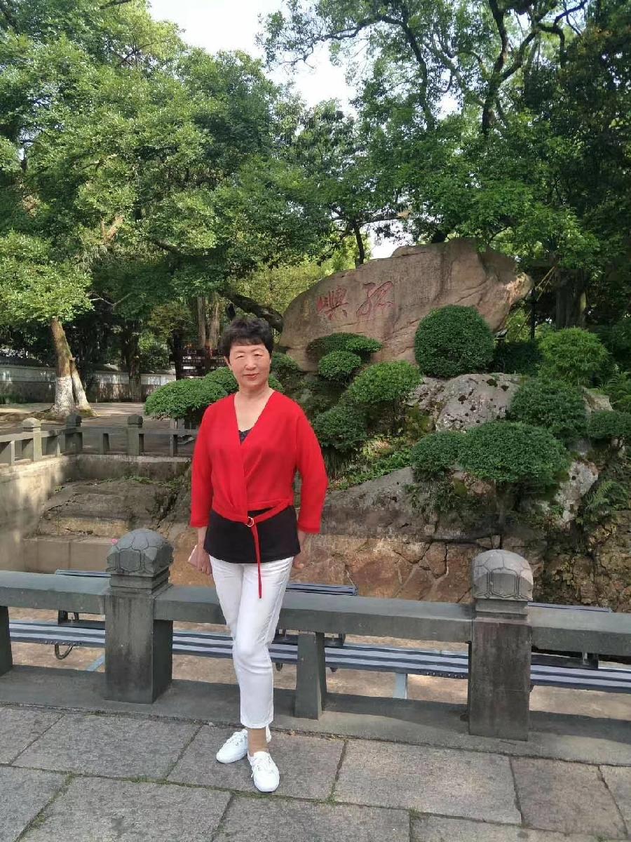 艳青:(1)战友五十载相聚游江南（图37）