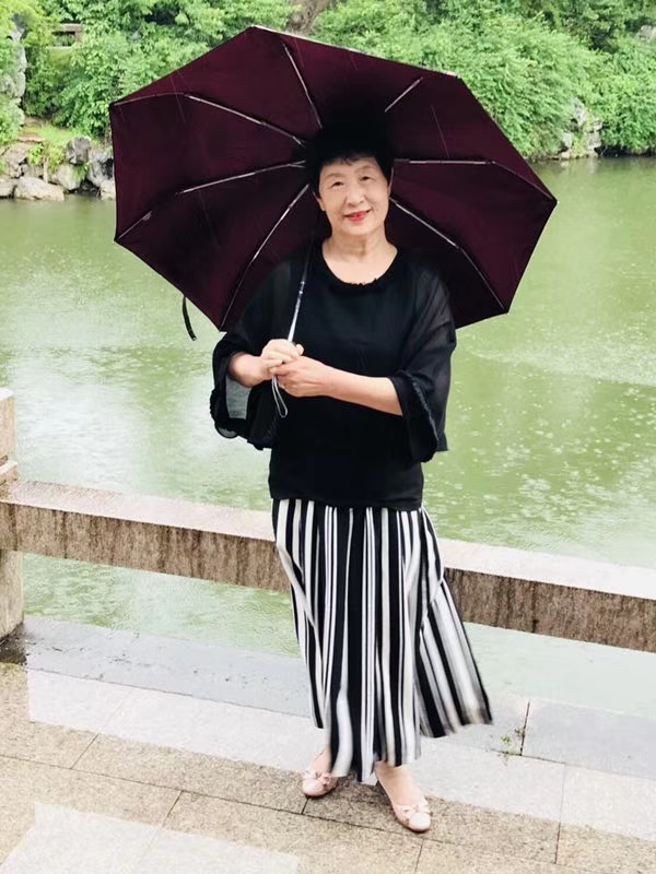 艳青:(1)战友五十载相聚游江南（图40）