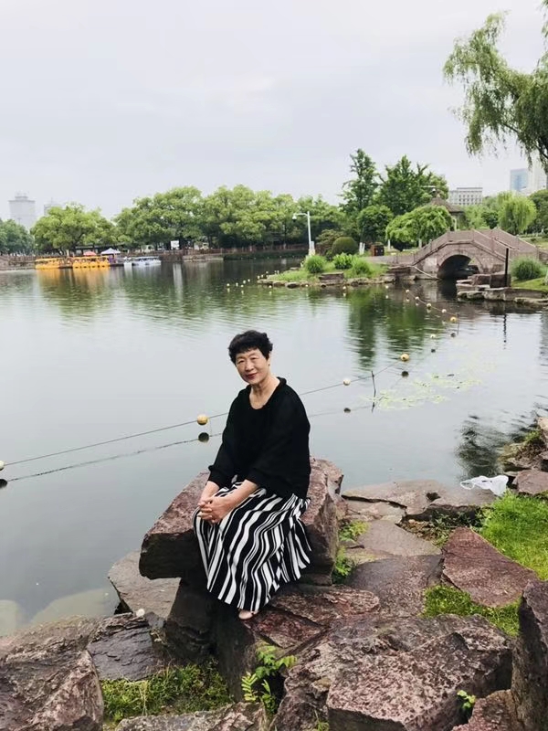 艳青:(1)战友五十载相聚游江南（图42）
