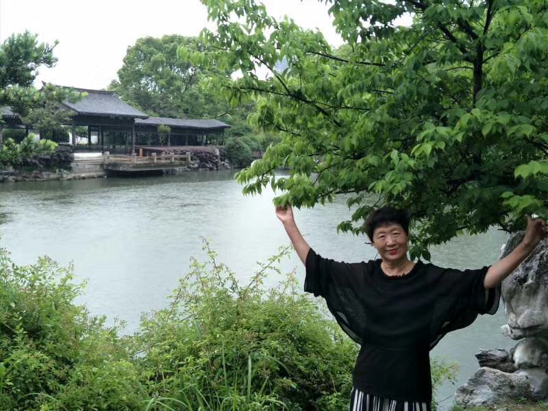 艳青:(1)战友五十载相聚游江南（图41）