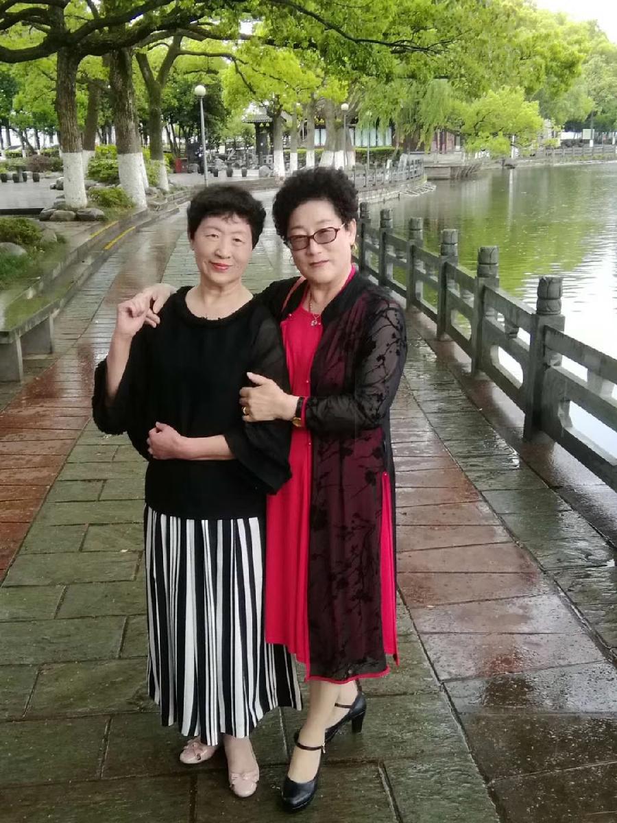 艳青:(1)战友五十载相聚游江南（图43）
