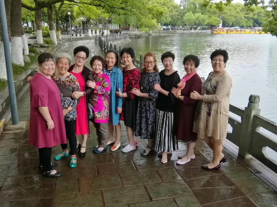 艳青:(1)战友五十载相聚游江南（图46）