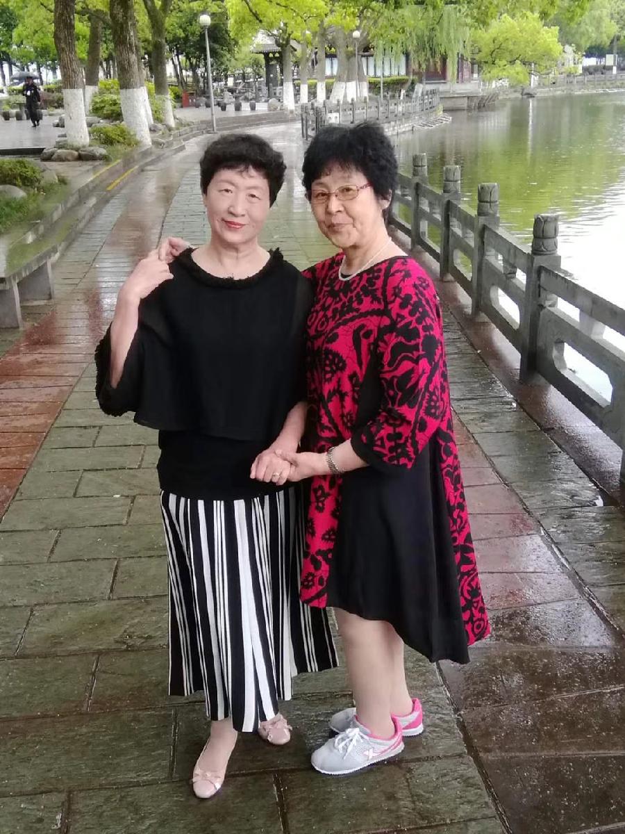 艳青:(1)战友五十载相聚游江南（图45）