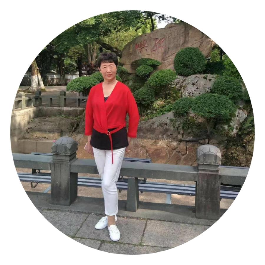 艳青:(1)战友五十载相聚游江南（图56）