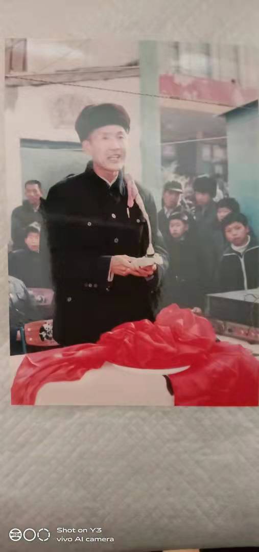 悠悠父爱重如山(图2)