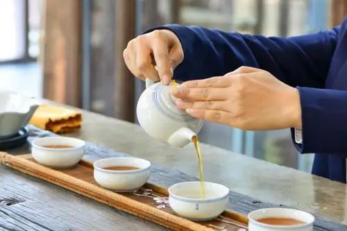 茶倒七分满，留下三分是人情，（看后终于恍然大悟!）普洱茶界（图4）