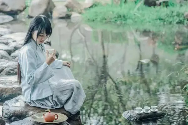 小丽花电台《捡拾旧时光的照片》作者/朗诵小丽花 编辑制作刘林丽(图4)