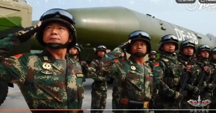 【经典推荐】王世华大校//（组诗）迎接党的二十大 建军九十五周年（图9）