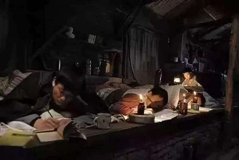 《油灯下的童年》微散文、认证诗人作者/澎湃的浪、主播/任然、编辑/金跃辉。黄金诗院有声之家。（图5）