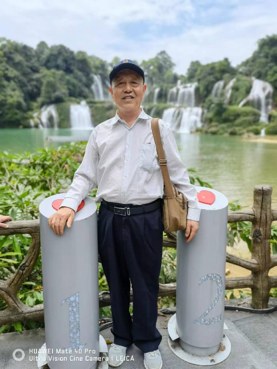 巴黎文学苏沪浙分社第一期微刊《热烈祝贺巴黎文学苏沪浙分社成立》（图64）