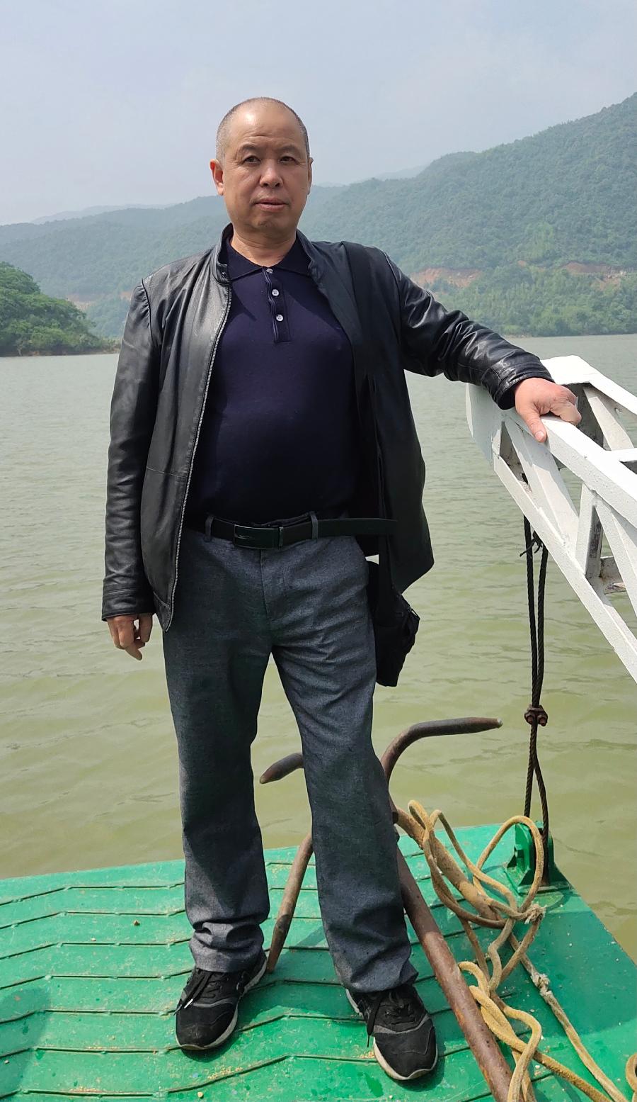 巴黎文学苏沪浙分社第一期微刊《热烈祝贺巴黎文学苏沪浙分社成立》（图108）