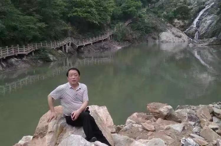 巴黎文学苏沪浙分社第一期微刊《热烈祝贺巴黎文学苏沪浙分社成立》（图140）