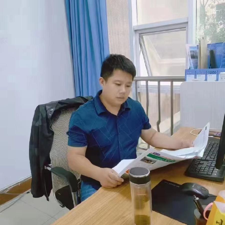 【雅诗总会】风起云舒写出诗与远方——著名诗人金红利作品欣赏(图2)