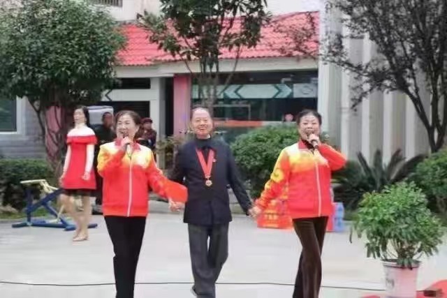 【中國🇨🇳新聞詩文網】九旬老兵一歌痴——记转业军人贺雄写歌千首颂家乡(图15)