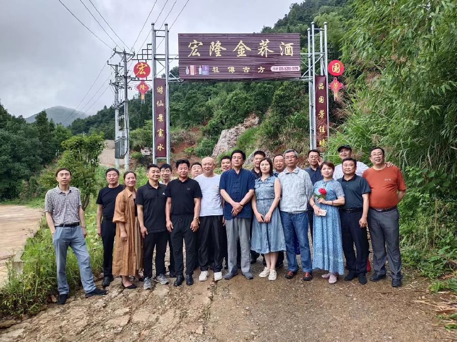 《六月诗稿》作者：李城外（图3）