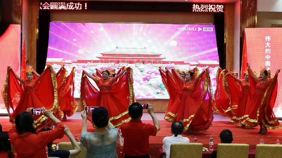 【中國🇨🇳新聞詩文網】:红心向党迎七一——监利市民间艺术协会举办“庆七一.颂党恩”(图20)