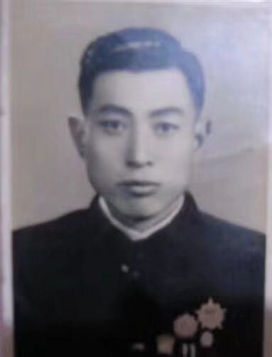 【诗题红叶•宏红诗社】《重逢》‖作者: 解志伟‖主播: 宏红‖审核:宏红(第2期)(图14)