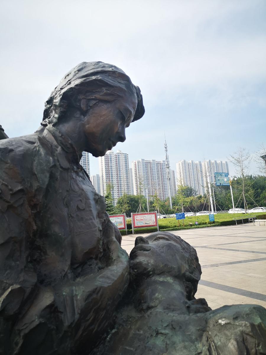《沂蒙山放歌》认证诗人/孙波、主播/凤珠、编辑/黄金满地。中国文学黄金诗院有声之家。(图5)