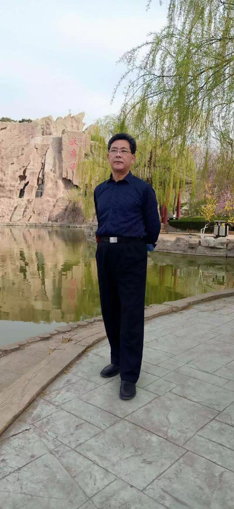 《七一抒怀》外五首、诗人/杨文学、主播/凤珠、编辑/黄金满地。中国文学黄金诗院有声之家。(图9)