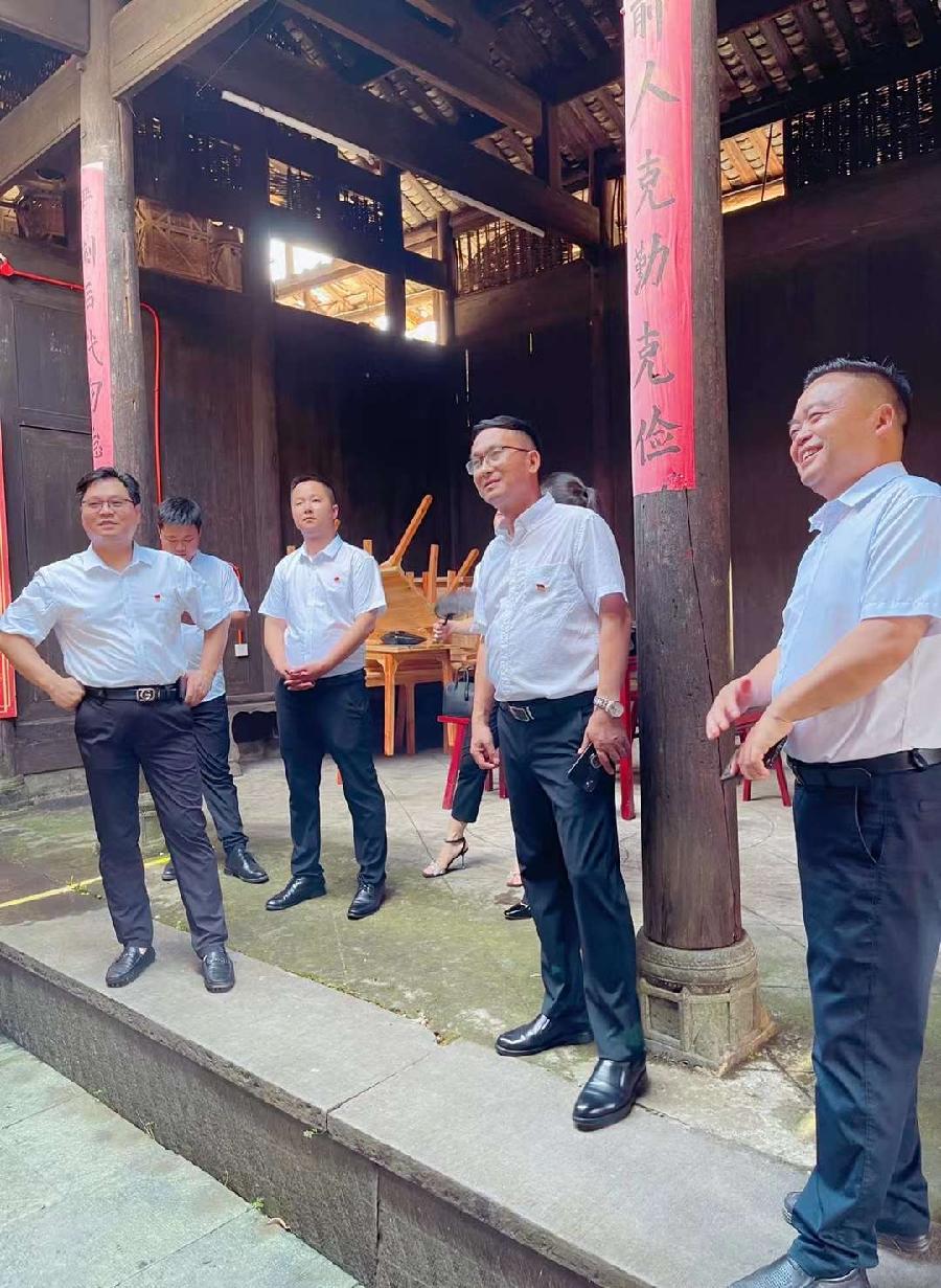 《文艺志愿者之歌》 作者//任淑媛（蝶鸢）朗诵//陈兵（图6）