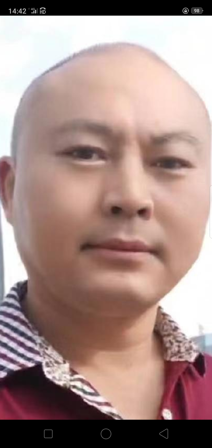 她们说啥